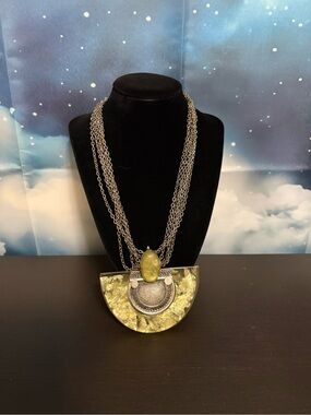 Vintage Anthony Alexander multi strand silver tone lucite center cabochon. EUC